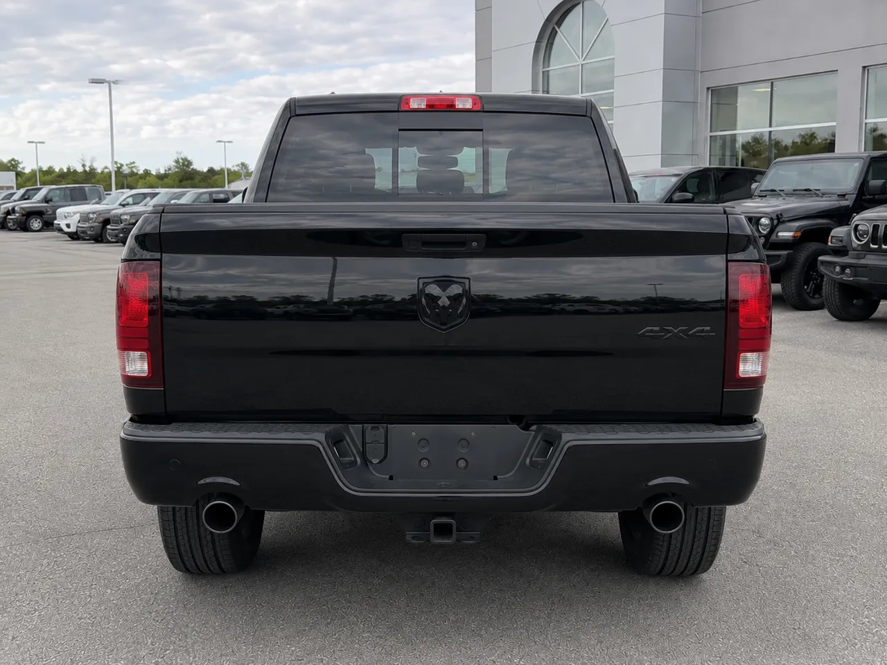 2017 Ram 1500 Sport Crew Cab 4x4 thumbnail 5