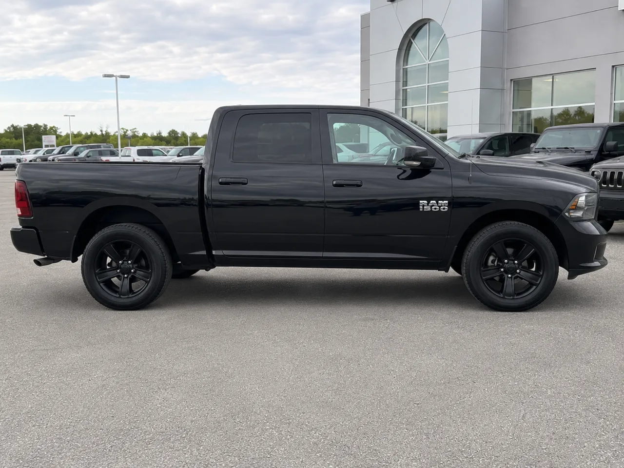 2017 Ram 1500 Sport Crew Cab 4x4 thumbnail 6