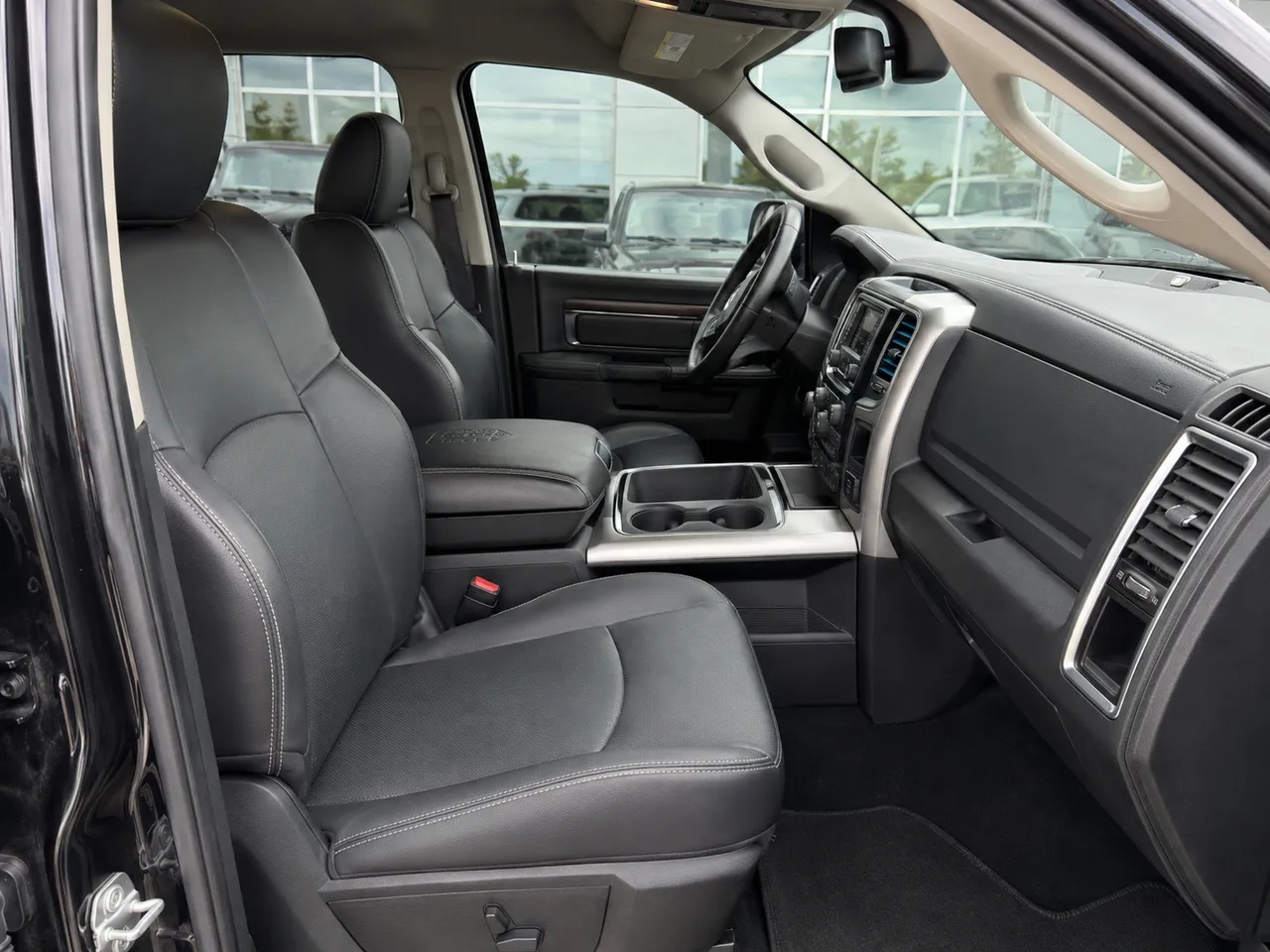 2017 Ram 1500 Sport Crew Cab 4x4 thumbnail 8