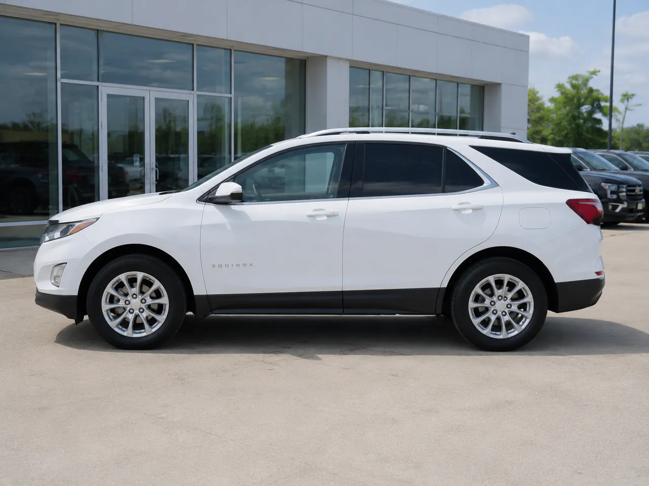 2018 Chevrolet Equinox LT thumbnail 6