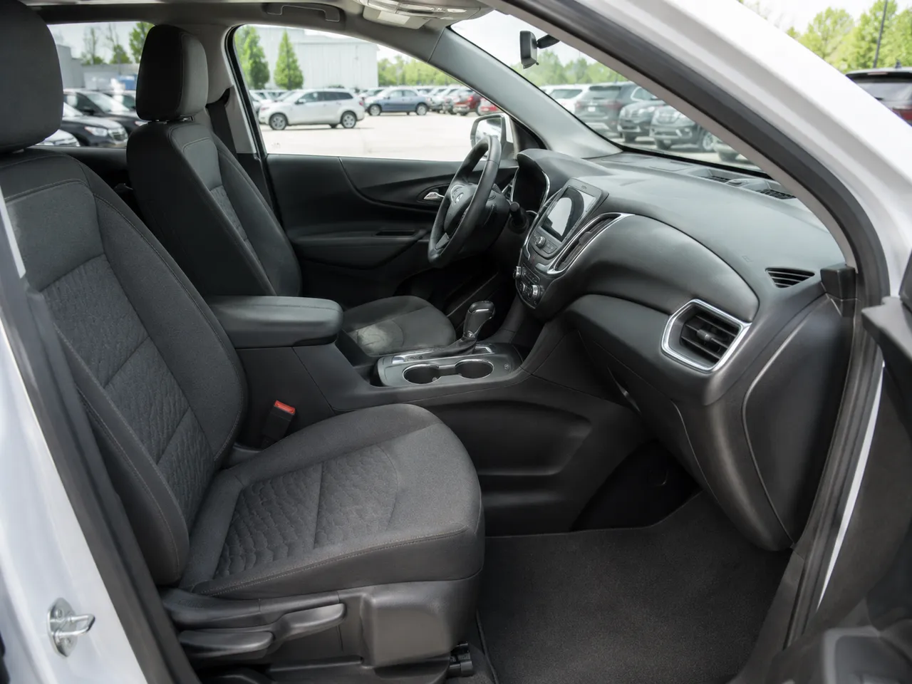 2018 Chevrolet Equinox LT thumbnail 8